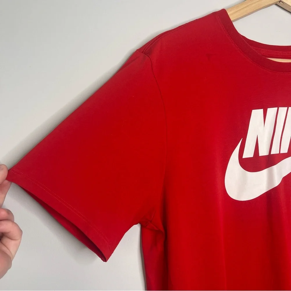 Men’s red Nike Dri fit Nike dri-fit check logo tee t shirt athletic‎ cut